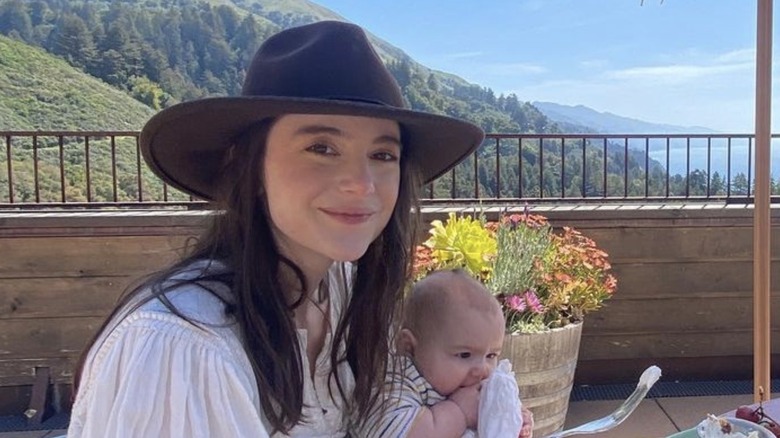 Alexa Nikolas with her daughter Nora