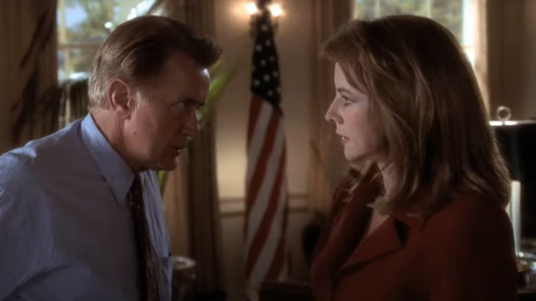 Jeb and Abbey Bartlet talking