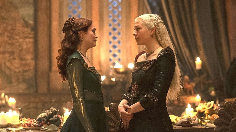 Alicent and Rhaenyra face to face at dinner