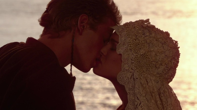 Padmé and Anakin wedding kiss