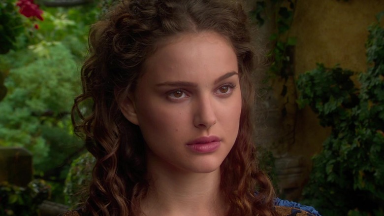 Padmé Amidala with curly hair