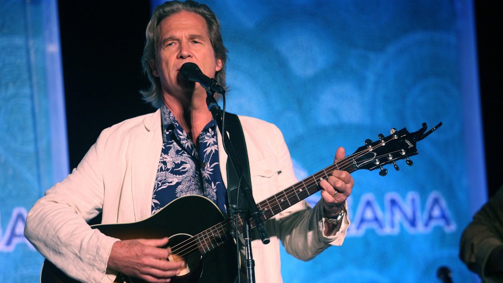 Jeff Bridges singing