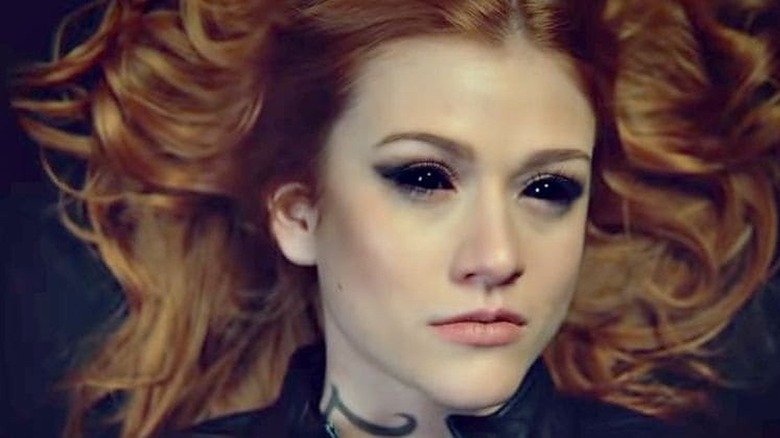 Clary with black eyes