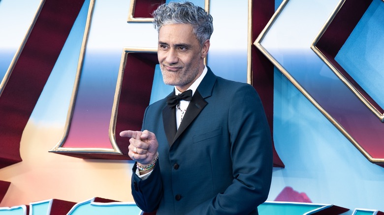 Taika Waititi pointing