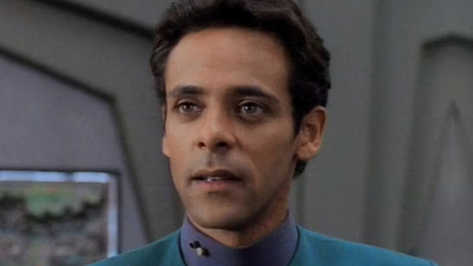 What Star Trek: Deep Space Nine's Dr. Julian Bashir Actor Looks Like Today