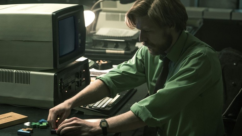 Alexey arranges blocks on his desk