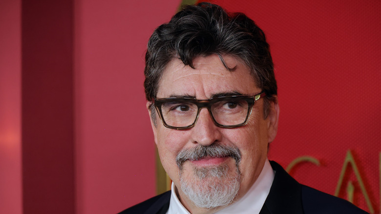 Alfred Molina at an event 