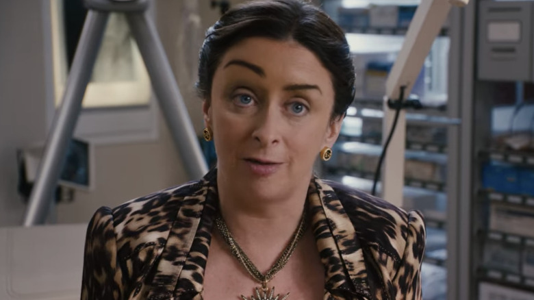 Rachel Dratch raises eyebrow