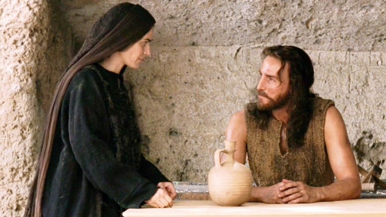 Jesus talking with Mary 