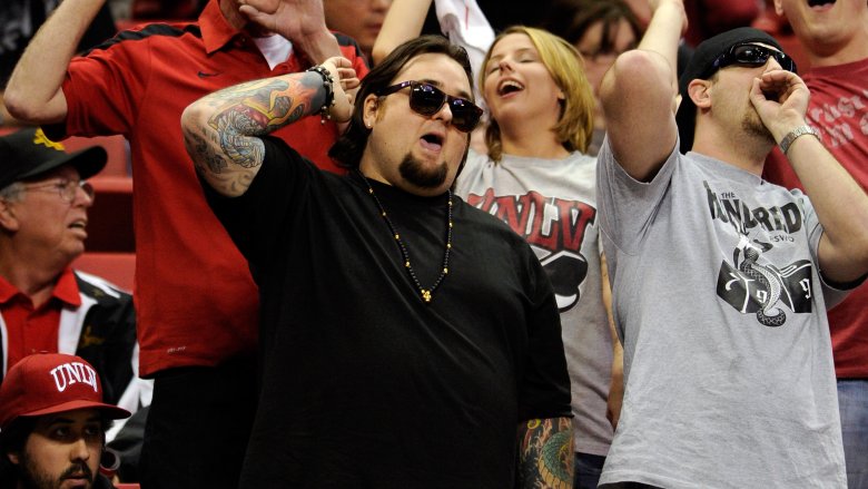 chumlee cheering at game