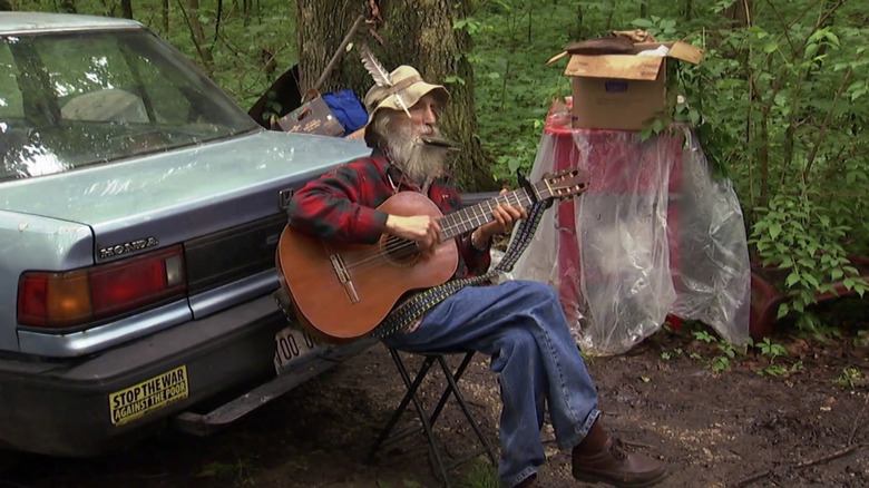 Hobo Jack on American Pickers guitar 