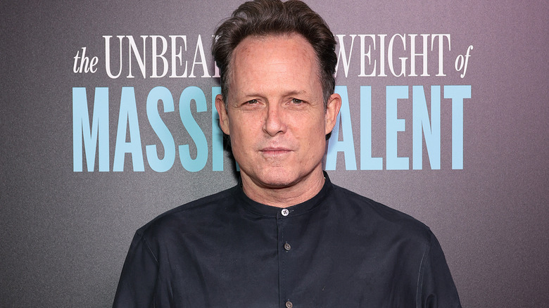 Dean Winters on the red carpet