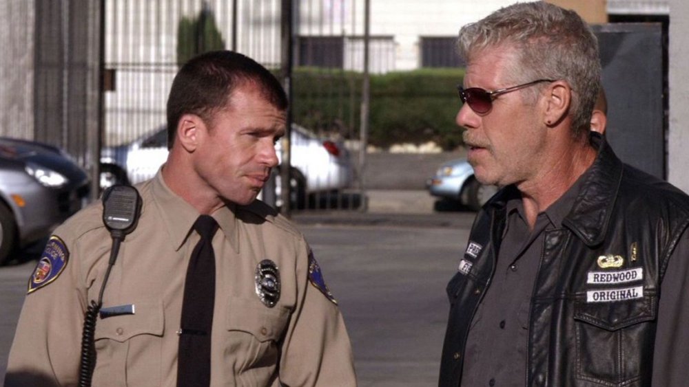 Taylor Sheridan and Ron Perlman in Sons of Anarchy