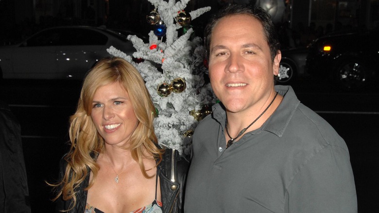 Jon and his wife attend a screening of Four Christmases