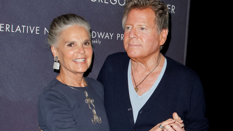 Ali MacGraw dances with Ryan O'Neal