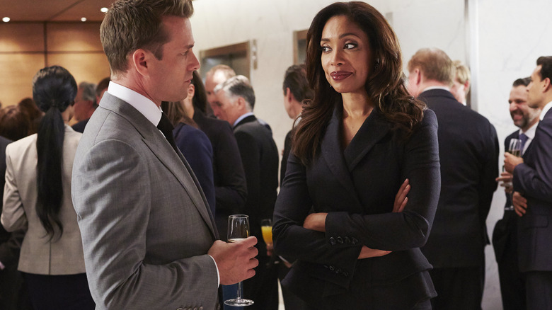 Jessica Pearson talks to Harvey Specter