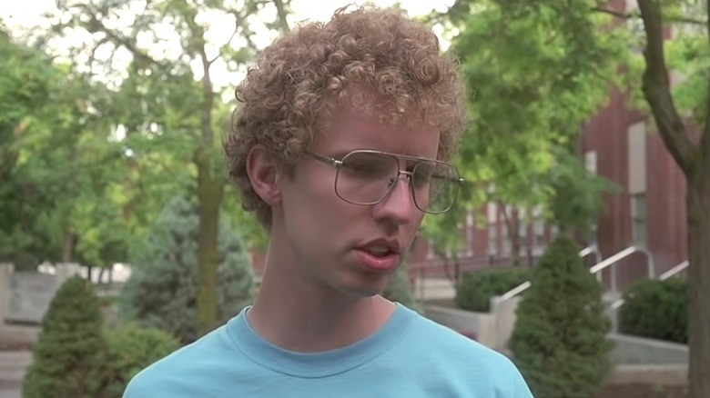 Napoleon Dynamite outside in the original film of the same name