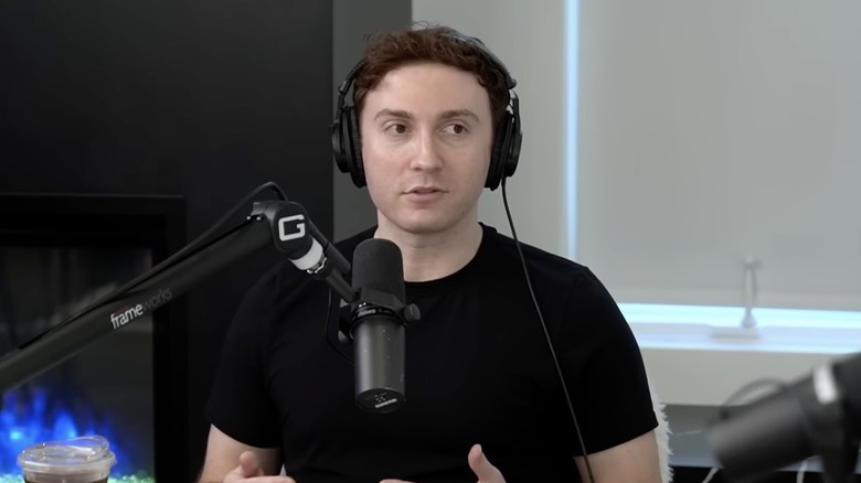 Daryl Sabara talking on podcast