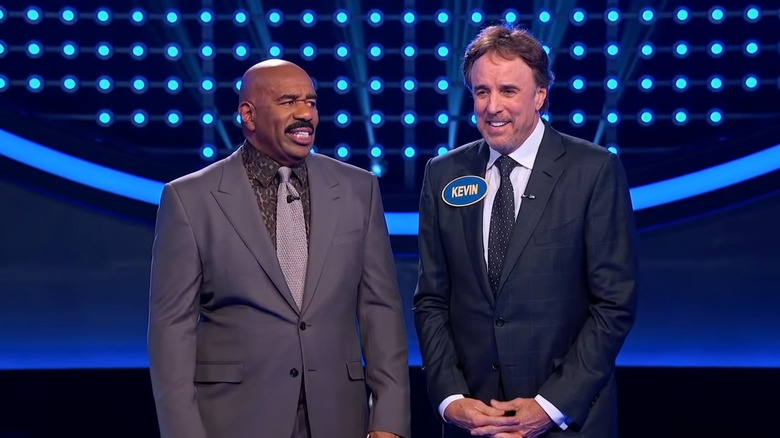 Kevin Nealon and Steve Harvey talking