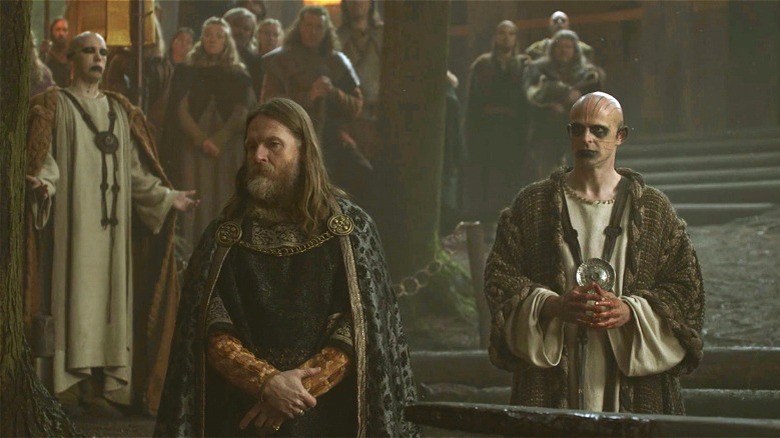 King Horik surrounded by priests