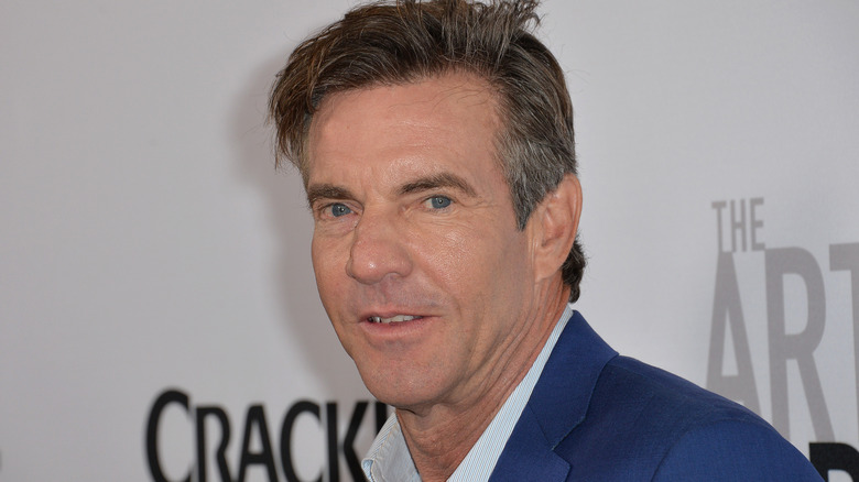 Dennis Quaid in blue suit