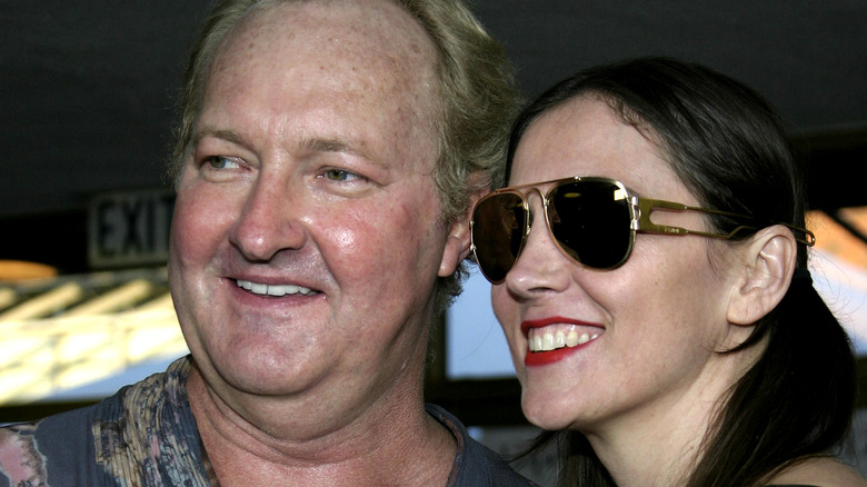 Randy Quaid with Evi Quaid wearing sunglasses