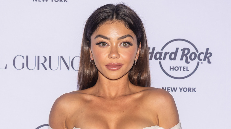 Sarah Hyland on red carpet