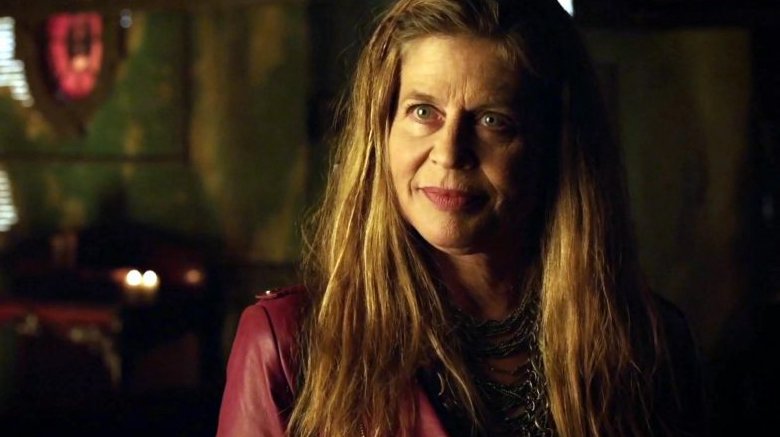 Linda Hamilton in Lost Girl