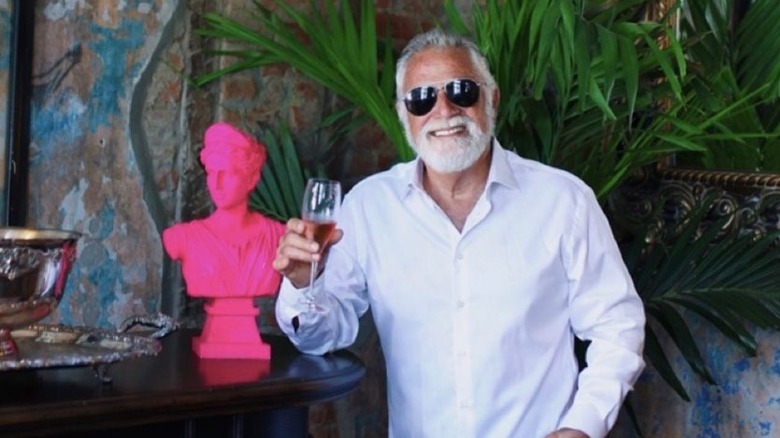 Jonathan Goldsmith raises a glass