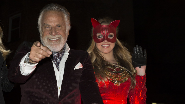 Jonathan Goldsmith points and smiles