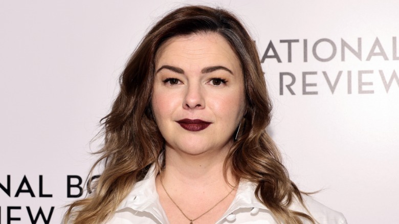 Amber Tamblyn wearing dark lipstick 