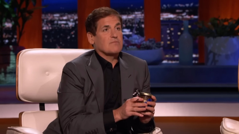 Mark Cuban holds wanna date