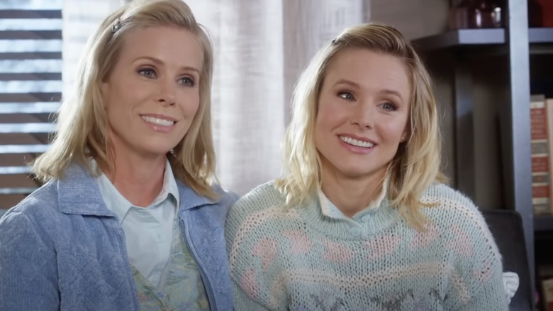 Cheryl Hines, Kristen Bell in matching sweaters