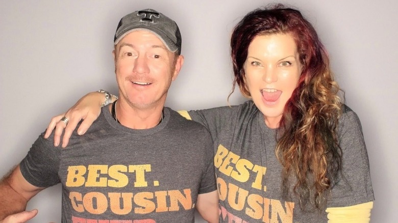 Wayne and Pauley wearing "best cousin ever" shirts