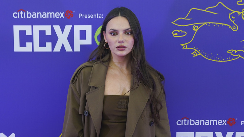 Dafne Keen posing for photos at an event