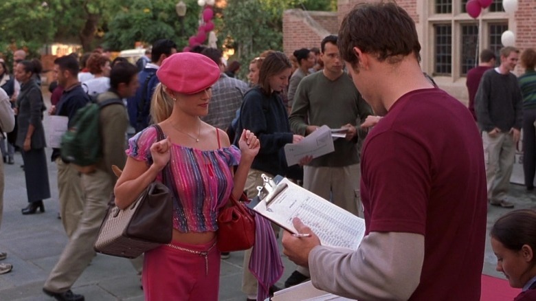 Elle Woods picks up her class schedule