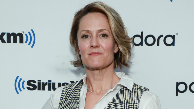 Mary Stuart Masterson smiles