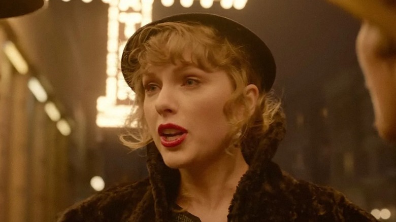 Taylor Swift in period costume for Amsterdam