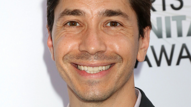 Justin Long smiling