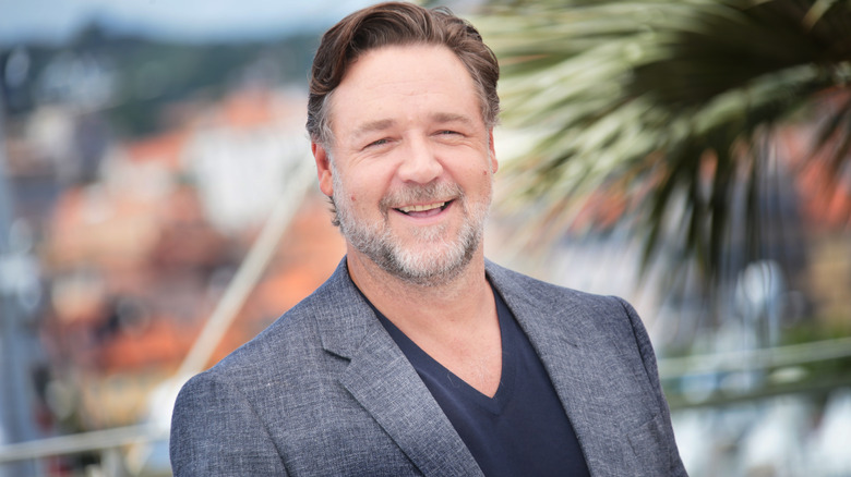 Russell Crowe smiling