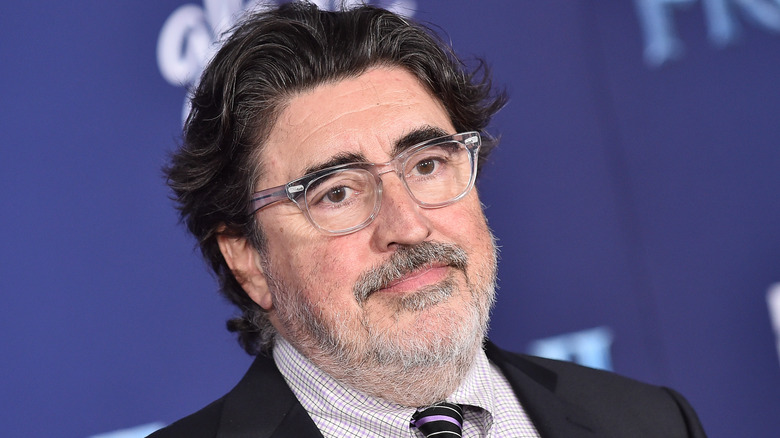 Alfred Molina, close up