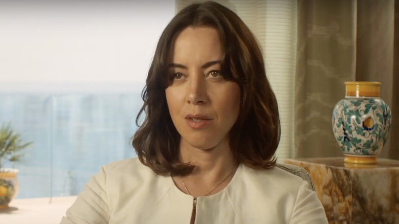 Aubrey Plaza talking 