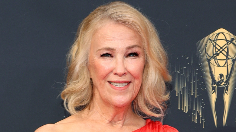 Catherine O'Hara looks stunning at the Emmys