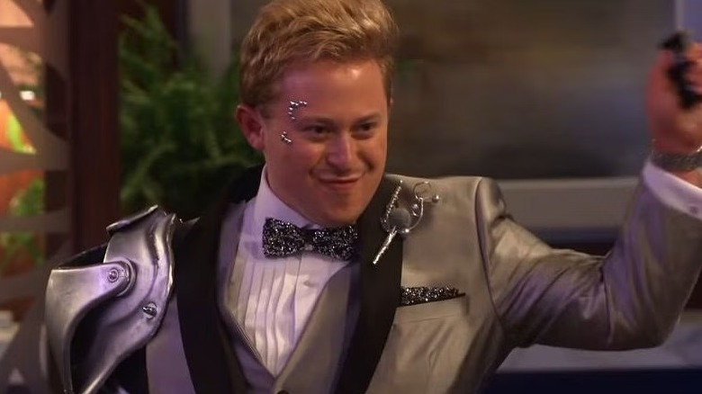 Nevel Papperman smirking