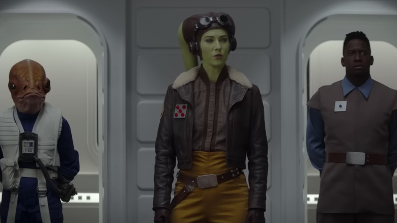 Hera Syndulla talks while standing 