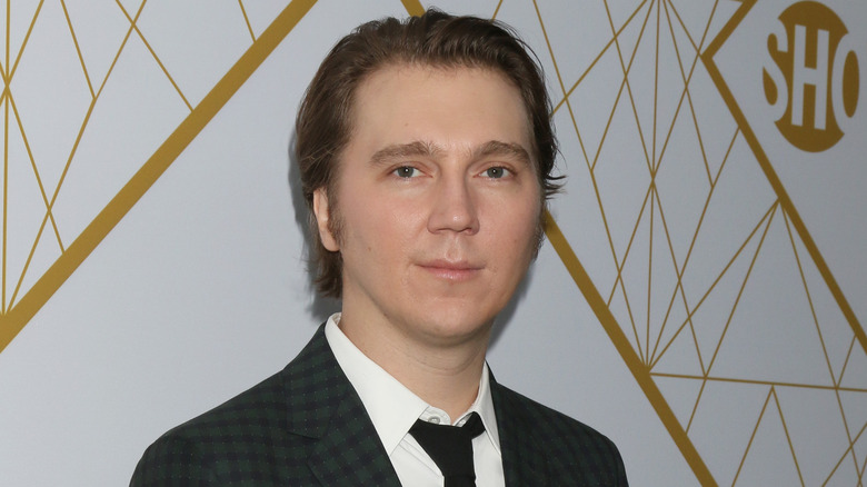 Paul Dano smile on red carpet