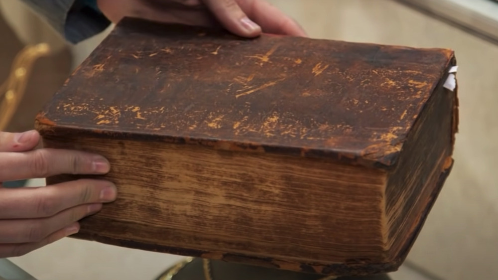 Why A Pawn Star Expert Told Corey Not To Buy This 16th Century Book