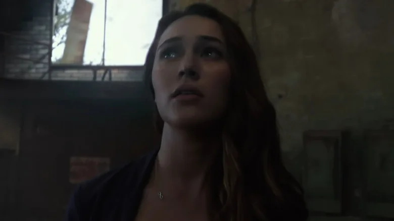 Why Alicia From Fear The Walking Dead Looks So Familiar 9923