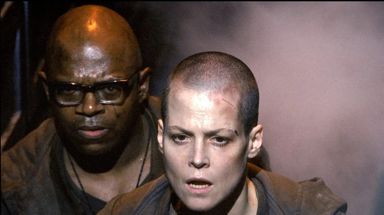 Charles Dutton and Sigourney Weaver in Alien 3