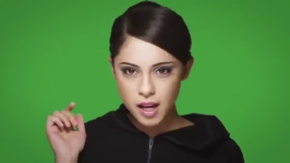 Rosa Salazar dancing to Countdown